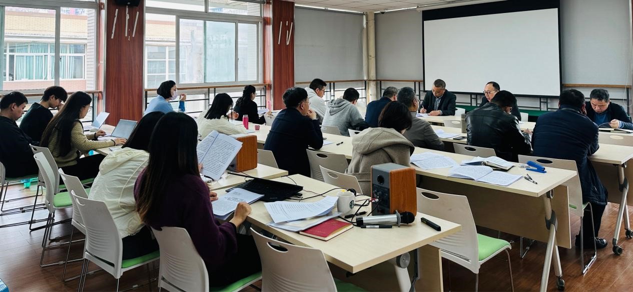 重庆时时彩官网
党委理论中心组（扩大）会议专题学习“‘新财经’战略升级”